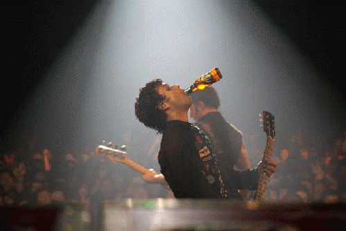 billie-joe-armstrong-200105.gif