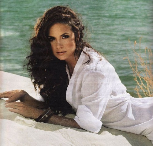 lucero-223736.jpg