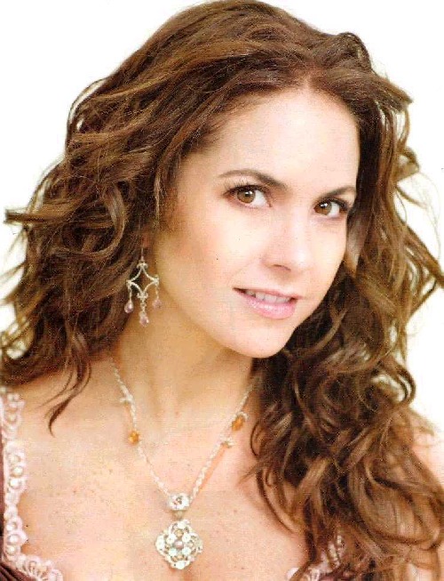 lucero-223741.jpg