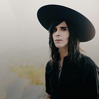 iamx-620641-w200.jpg