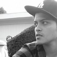 Bruno Mars Dance In The Mirror Lyrics