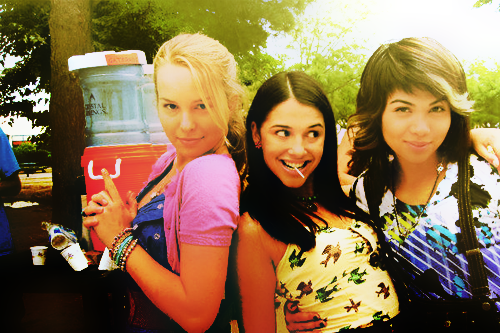 Bridgit Mendler photo - Bridgit Mendler, Naomi Scott a Hayley Kiyoko