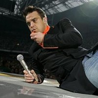 Robbie Williams Love My Life Lyrics