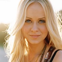 brandon-jane-251251-w200.jpg