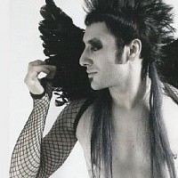 hayko-cepkin-253468-w200.jpg