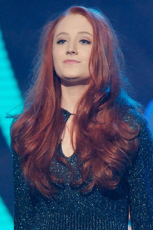 Janet Devlin photo