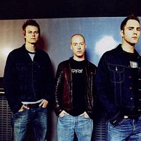 vega-496448-w200.jpg