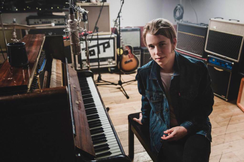 Tom odell cant. Tom Odell. Tom Odell рост. Tom Odell 2002. Tom Odell торс.