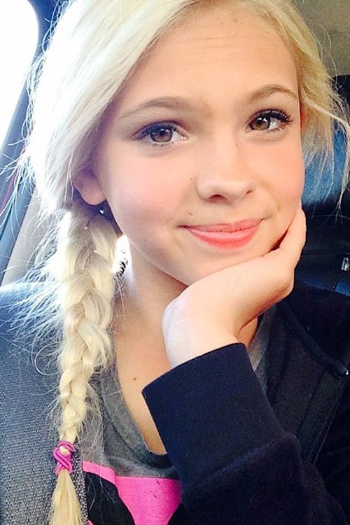 Lip Gloss Jordyn Jones Lyrics