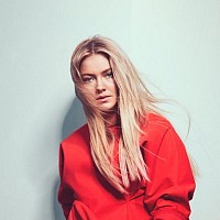 Astrid S Does She Know Lyrics astrid s does she know lyrics