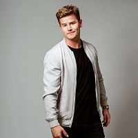 nicolay-ramm-653038-w200.jpg