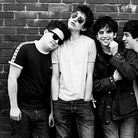 pretty-vicious-595520-w200.jpg