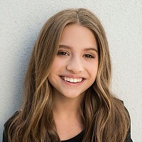 Kenzie Ziegler Mackenzie Ziegler X Johnny Orlando Closer Lyrics