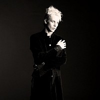 ashton-nyte-601208-w200.jpg
