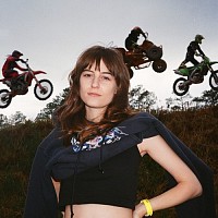 faye-webster-638036-w200.jpg